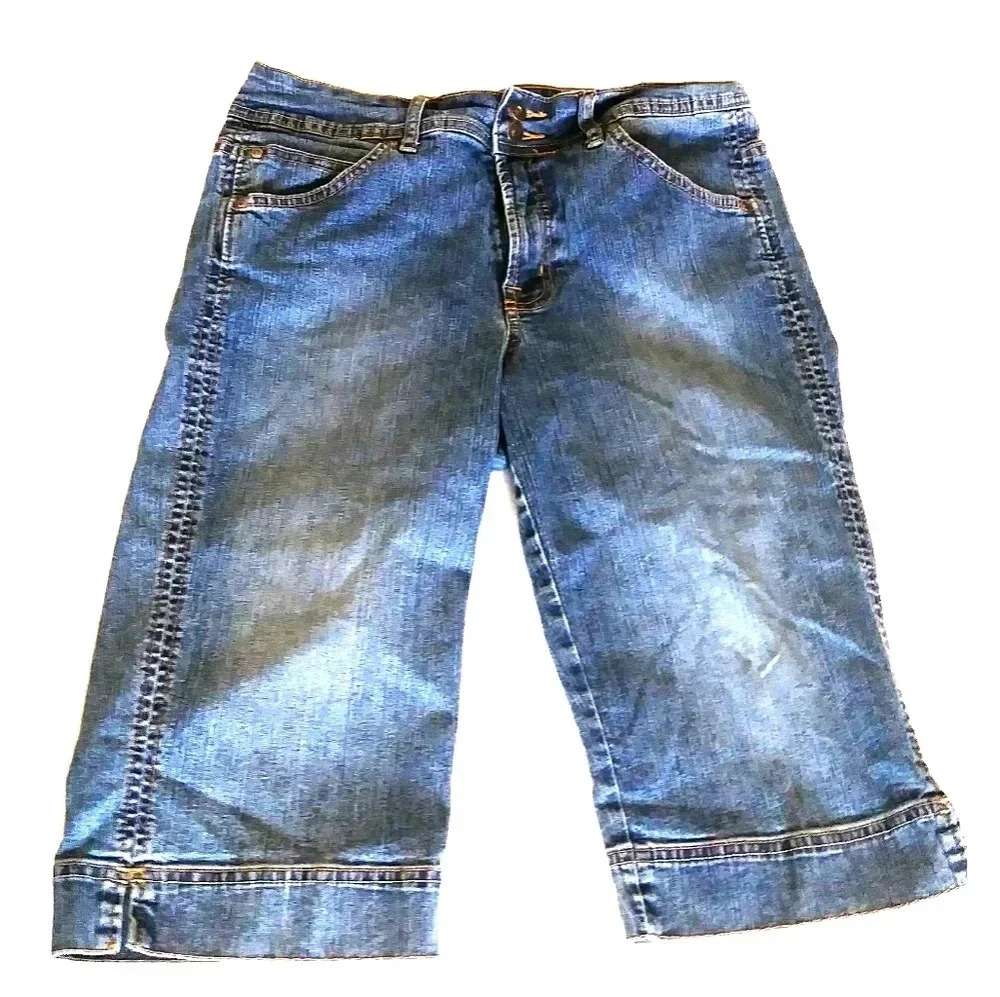 Bandolino Blu Womens Size 10 Medium Wash Denim Capri Cropped Shorts Cuffed Hem‎
